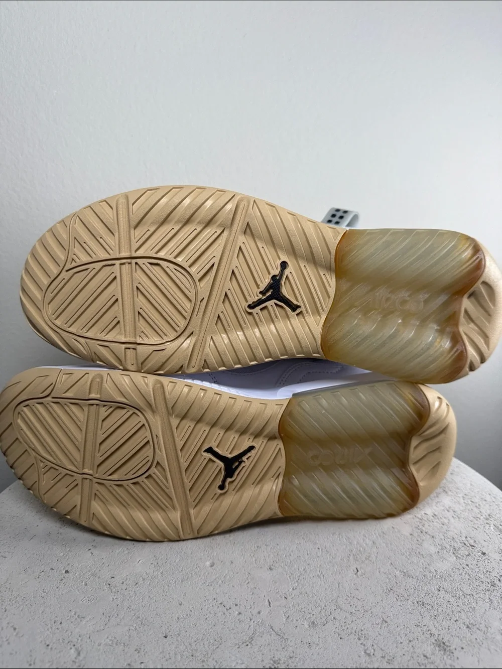 Jordan modern white